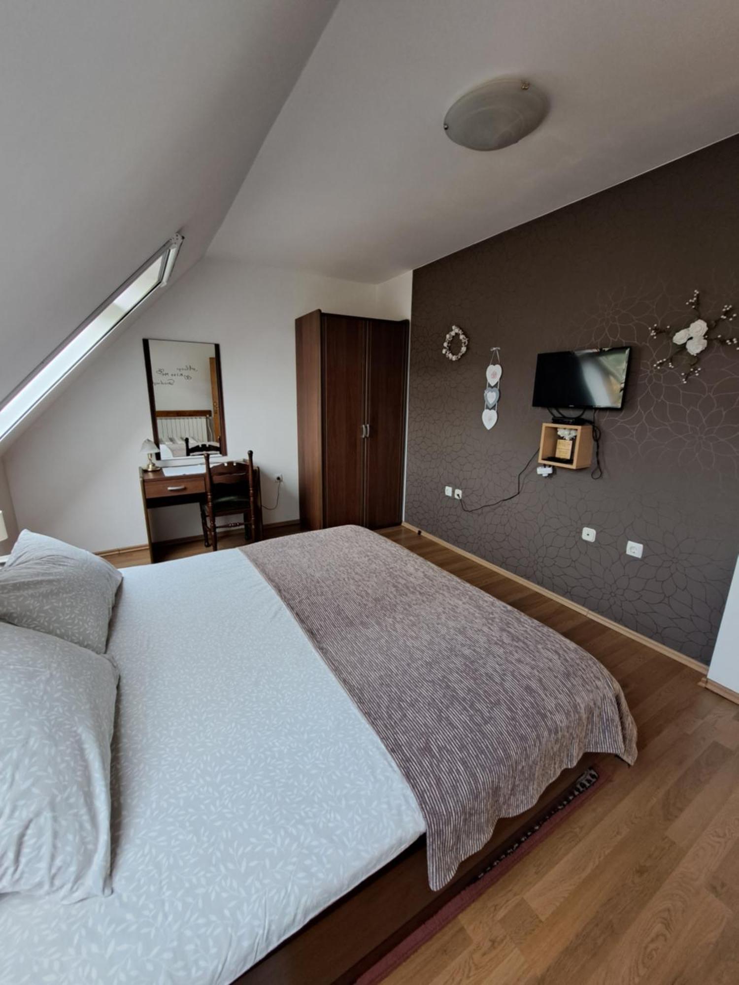 Apartment Erika Fuzine Ngoại thất bức ảnh